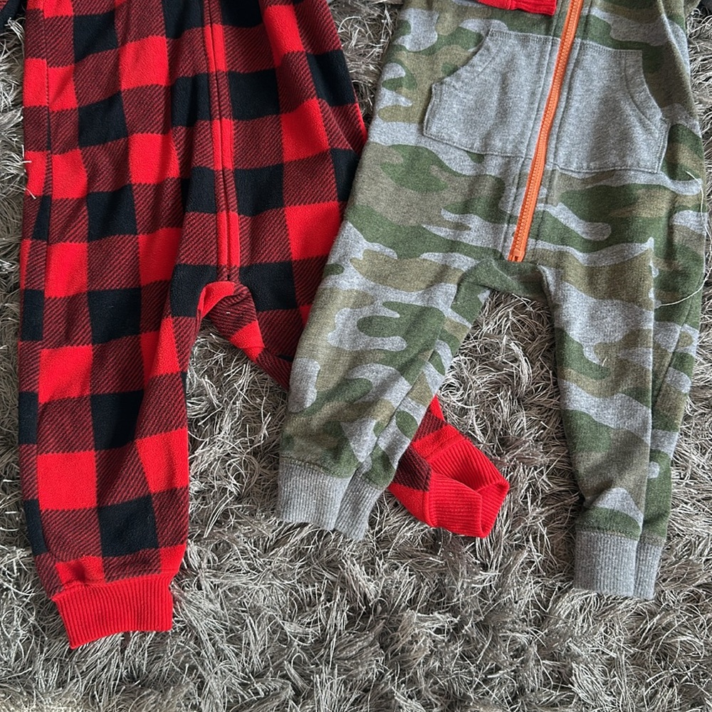 2- Baby Zip-Up Hooded Jumpsuit by Carter’s - Picture 4 of 6